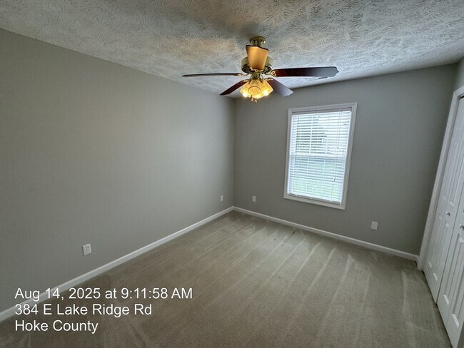 Building Photo - 384 E Lake Ridge Rd