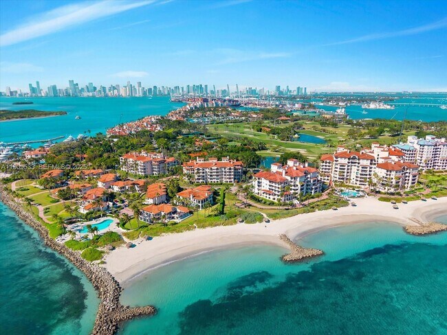 Building Photo - 19116 Fisher Island Dr
