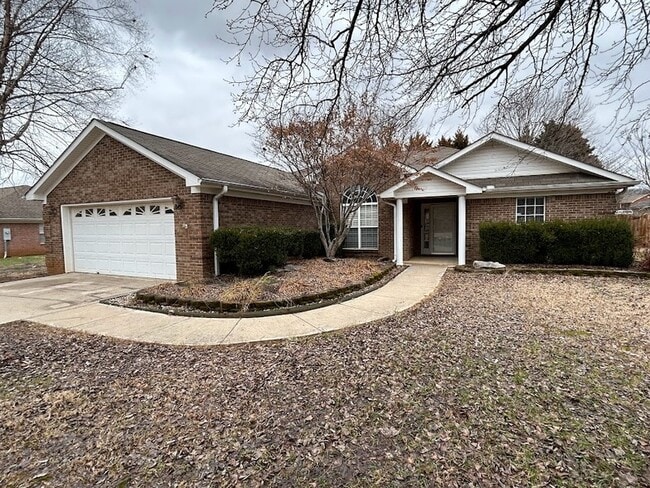 Primary Photo - 113 Centennial Dr