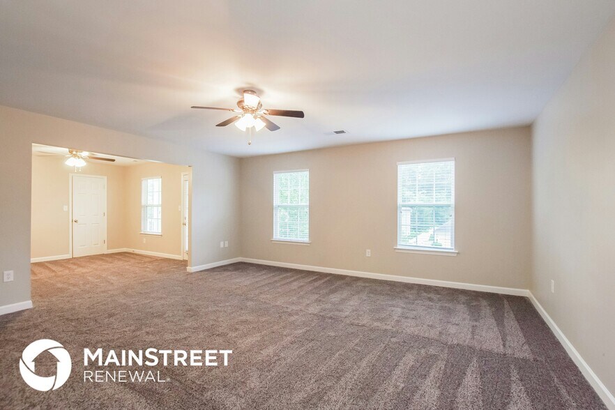 Building Photo - 4220 High Shoals Dr