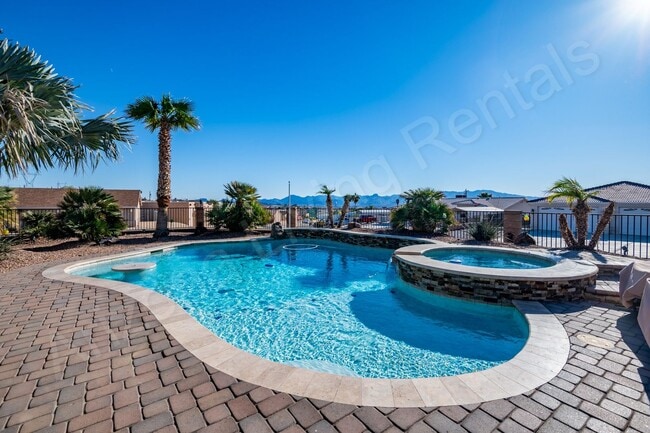 Building Photo - FURNISHED POOL HOME FOR APRIL 2026