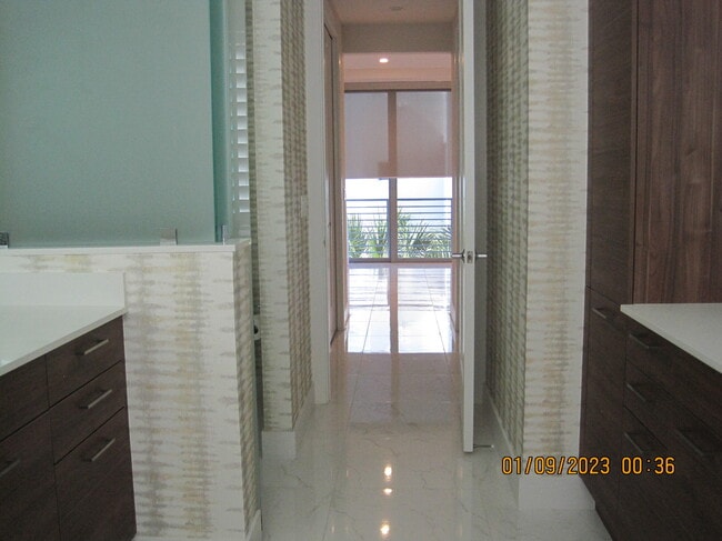 Building Photo - 4033 NW 17th Way