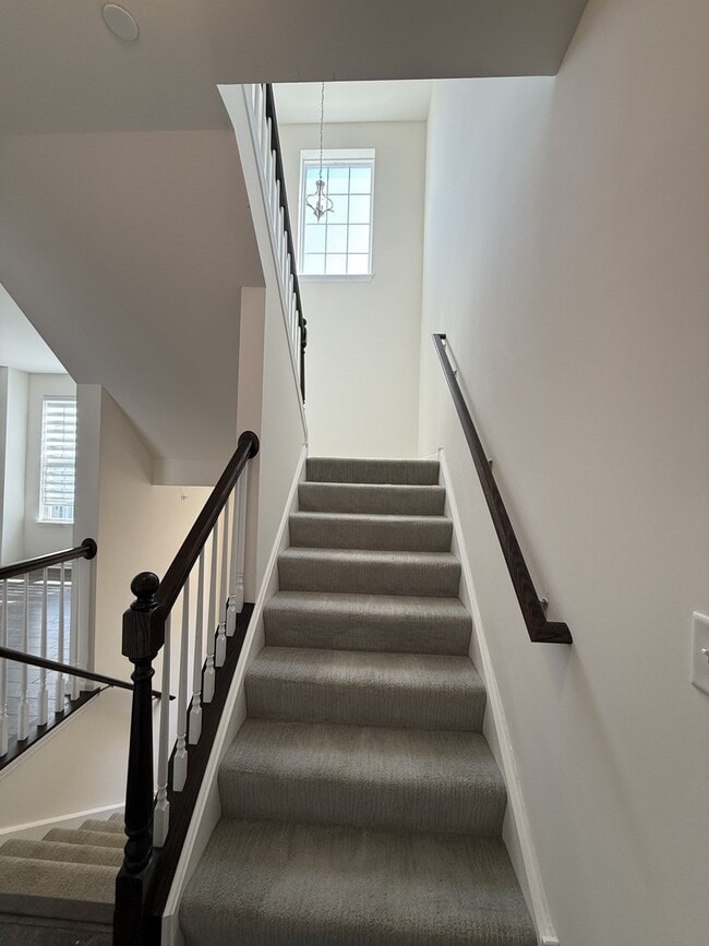 Building Photo - 4443 Monroe Ct