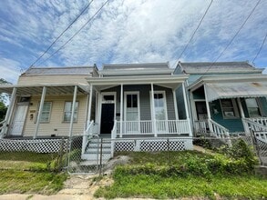 Building Photo - 2-bedroom 1 bath home for rent