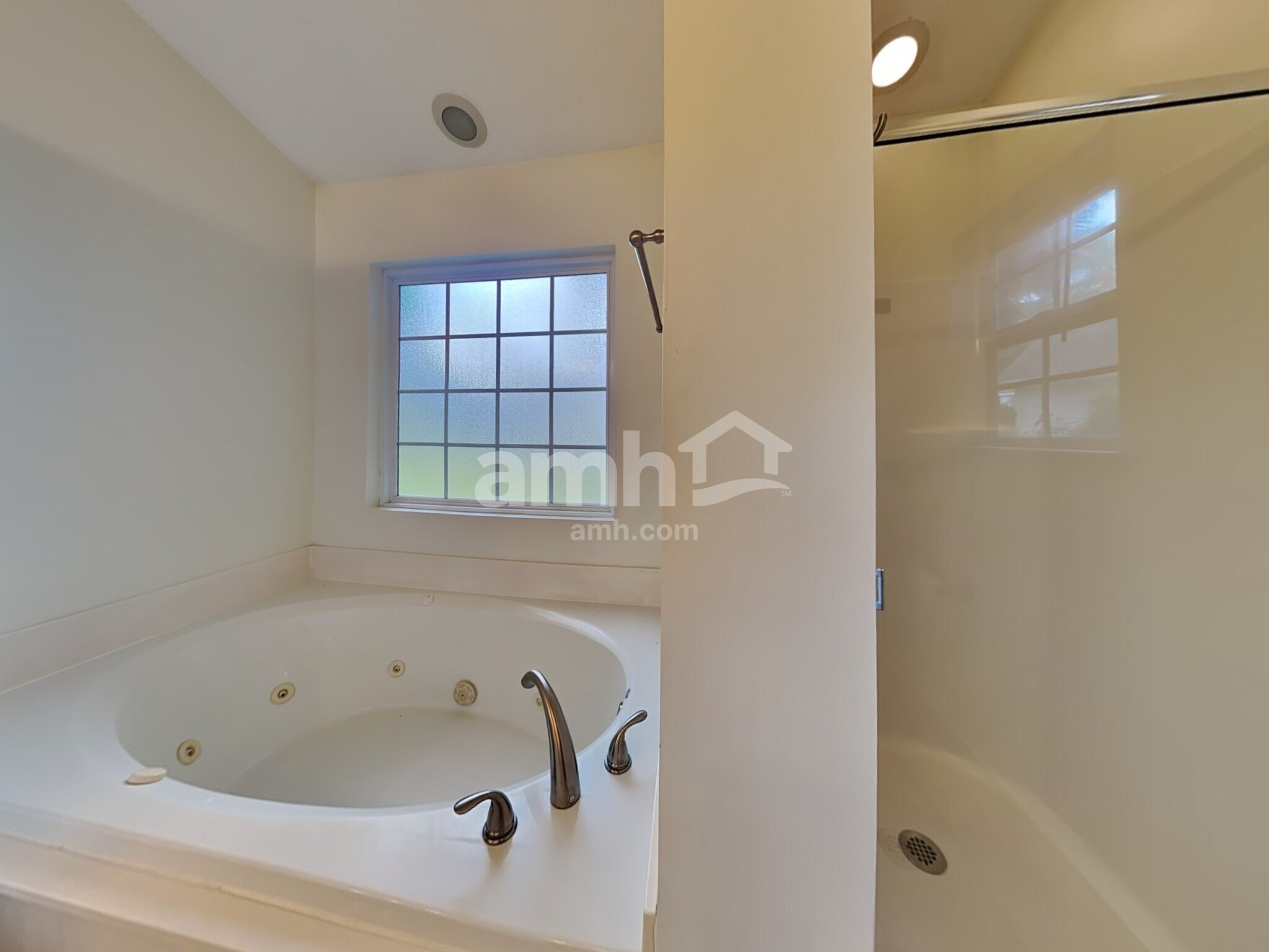 Building Photo - 1323 Lantern Rd