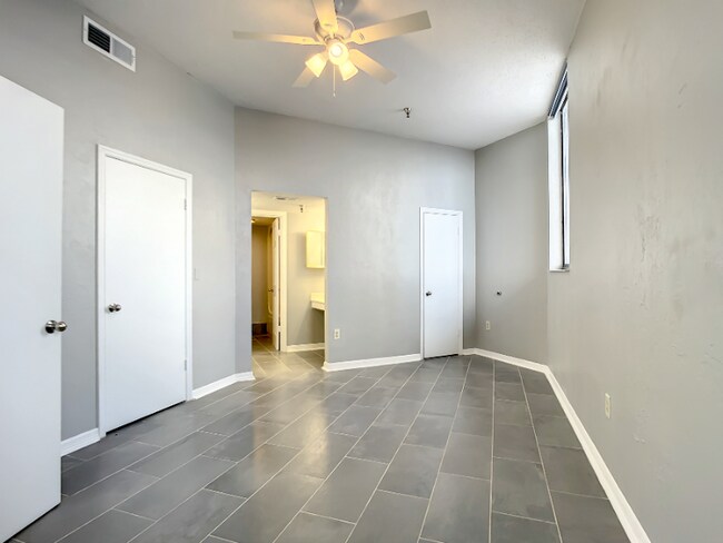 Building Photo - 3013 S Atlantic Ave