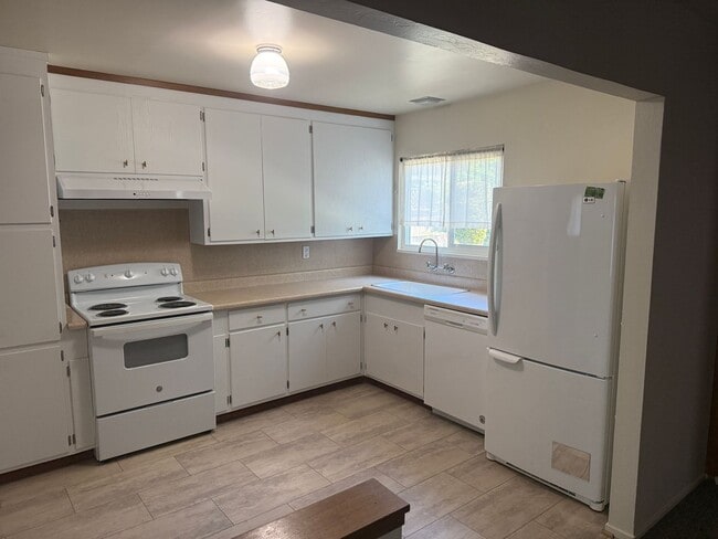 Building Photo - Renovated 3 Bedroom One Story *Vacaville *Pets Negotiable