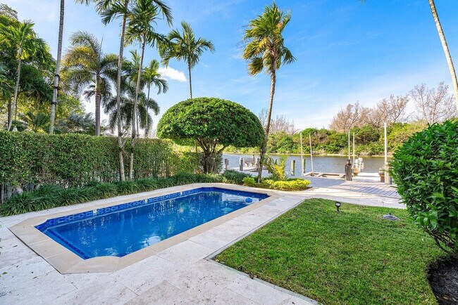 Building Photo - 549 NE 19th Ave