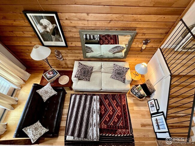 Building Photo - Chic Renovated Three Level Condo in Walnut Grove, Whittier neighborhood