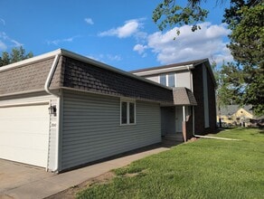 Building Photo - Fully Updated 3 Bedroom 3 Bath Townhouse with 2 Stall Attatched Garage