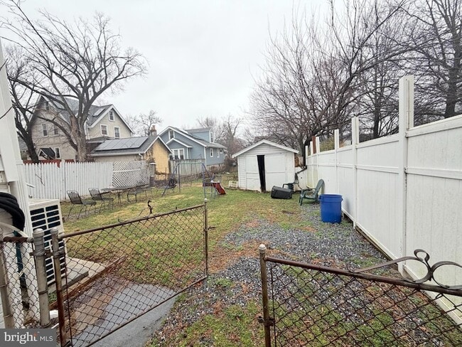 Building Photo - 3119 South Dakota Ave NE