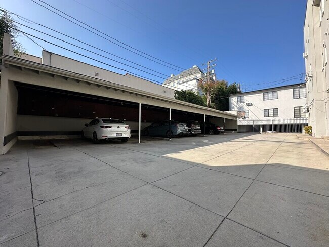 Building Photo - 1407 Laurel Ave