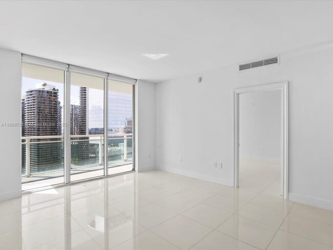 Building Photo - 951 Brickell Ave
