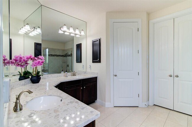 Building Photo - 15621 Cabrillo Way