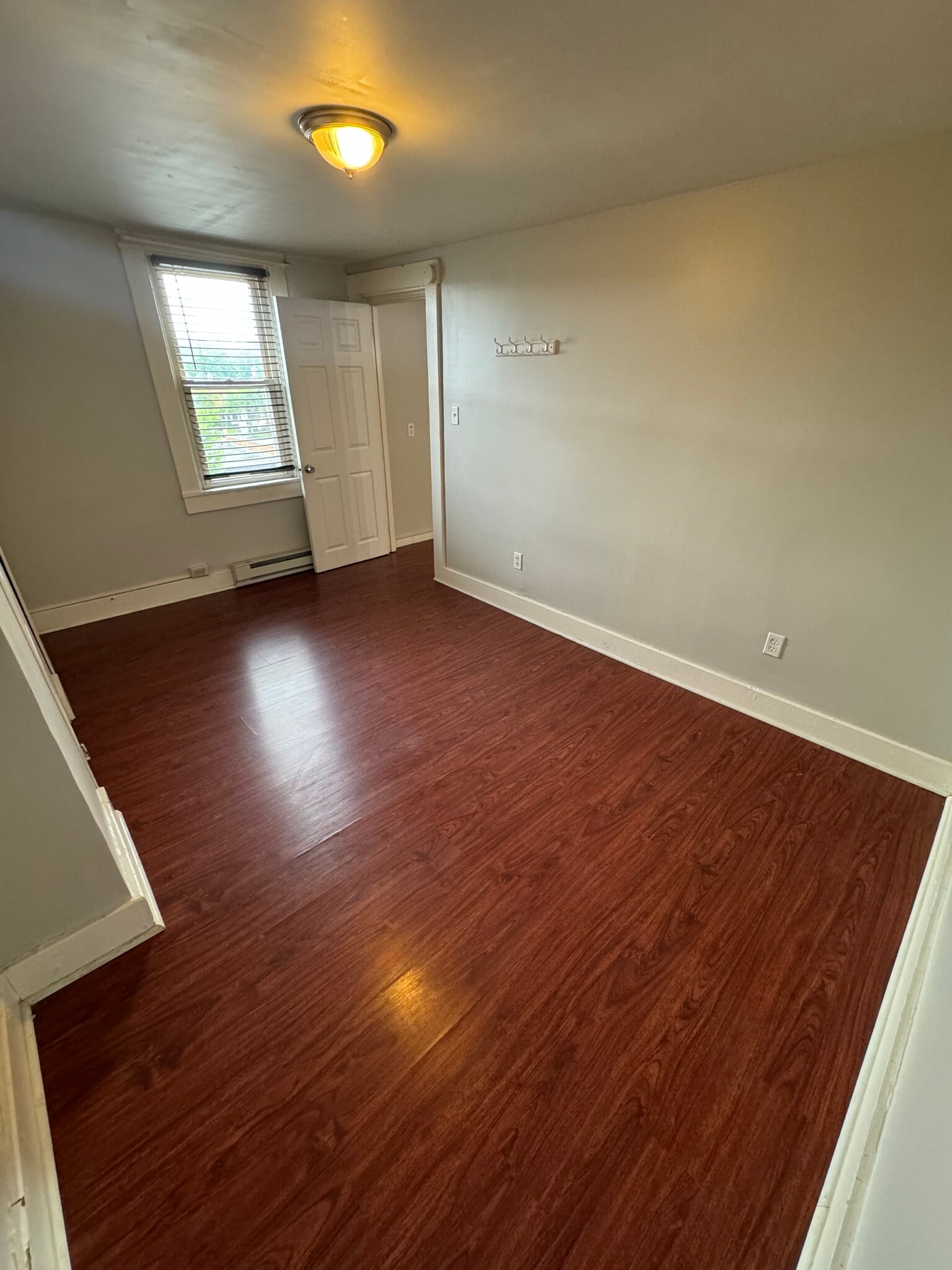 Building Photo - 464 3rd St