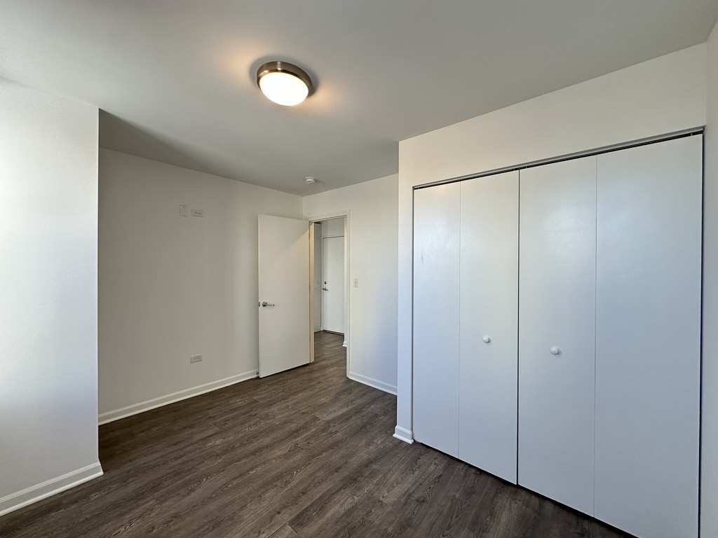 Building Photo - 940 W Winona St