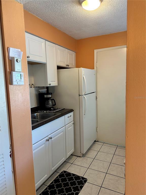 Building Photo - 4215 E Bay Dr