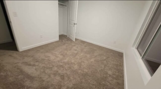 Primary Photo - 286 Starboard Dr