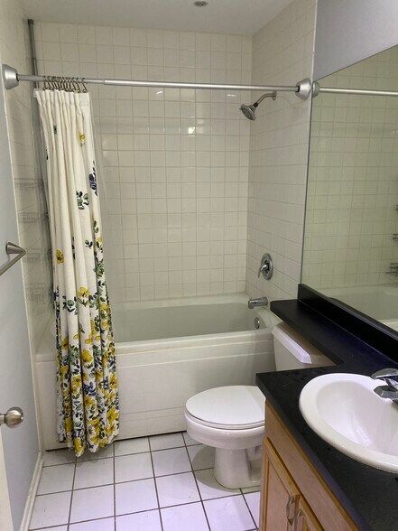 Bathroom - 500 S Clinton St