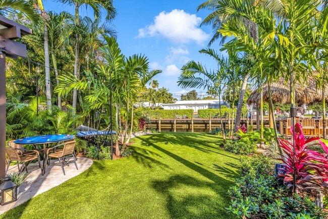 Building Photo - 2004 NE 17th Way