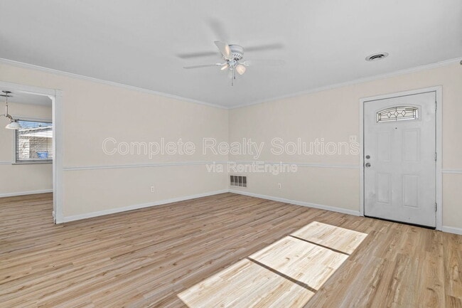 Building Photo - 1405 Flicker Dr