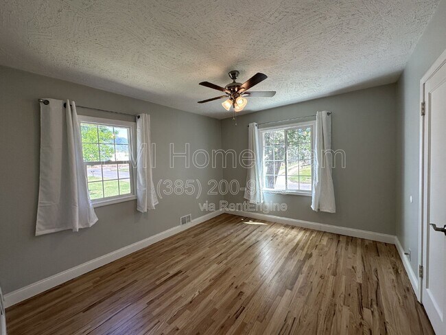 Building Photo - 33 Sylvia Dr