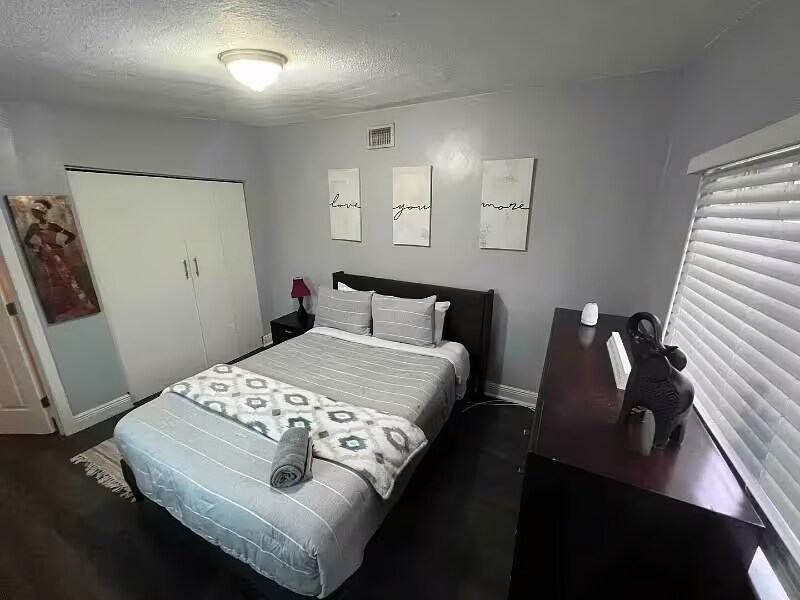 Building Photo - 2991 NW 31st Ave