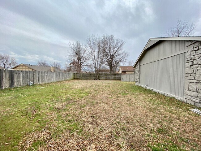 Building Photo - Don't miss your chance! Value and Quality,...