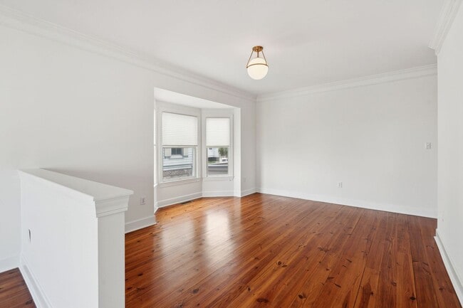 Building Photo - Downtown Charleston Waterfront Townhouse