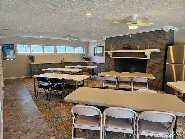Building Photo - 649 W Oakland Park Blvd
