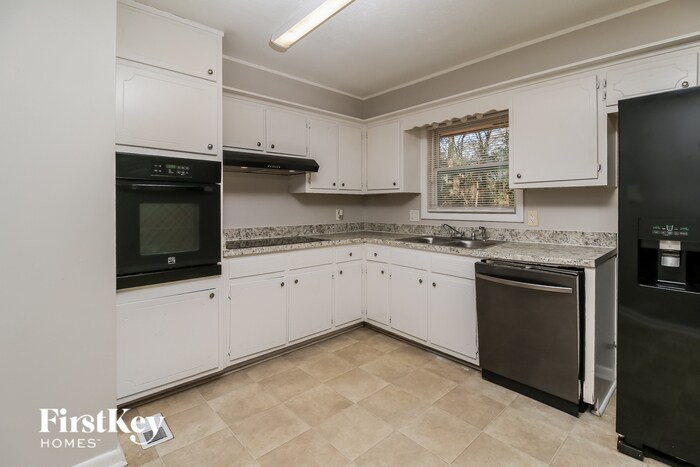 Building Photo - 1401 S Hicks Cir NW