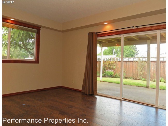 Building Photo - 4 br, 2 bath House - 7923 SE Sherman Street