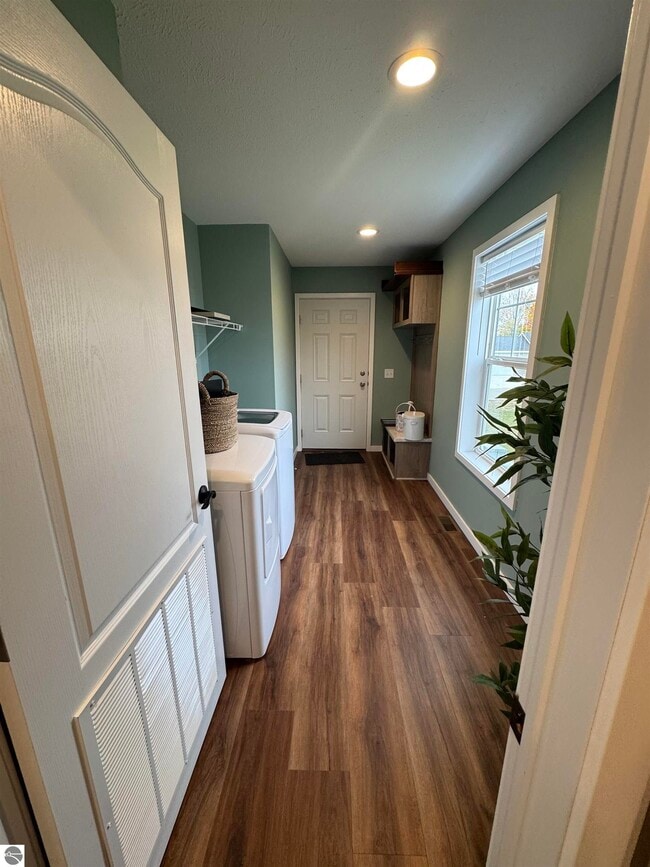 Building Photo - 1399 Horizon Dr