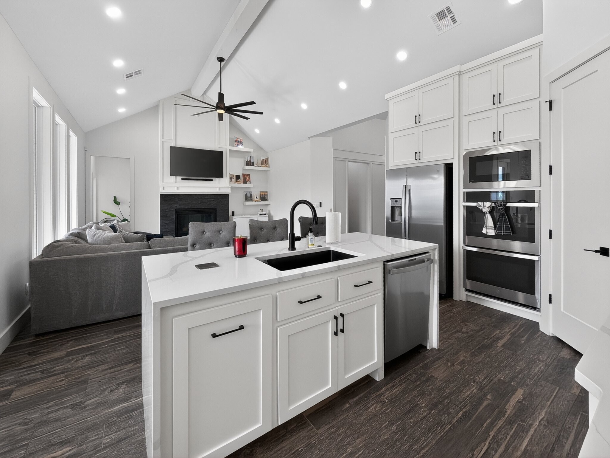 Building Photo - 16001 Aparados Wy