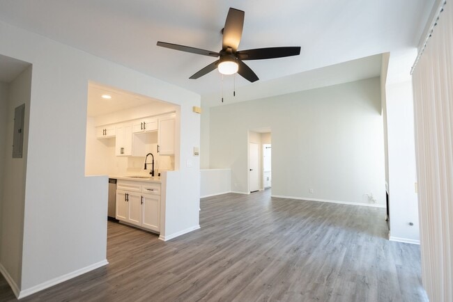 Interior Photo - 1527 Veteran Ave