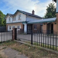 Building Photo - Downstairs apartment - housing vouchers ac...