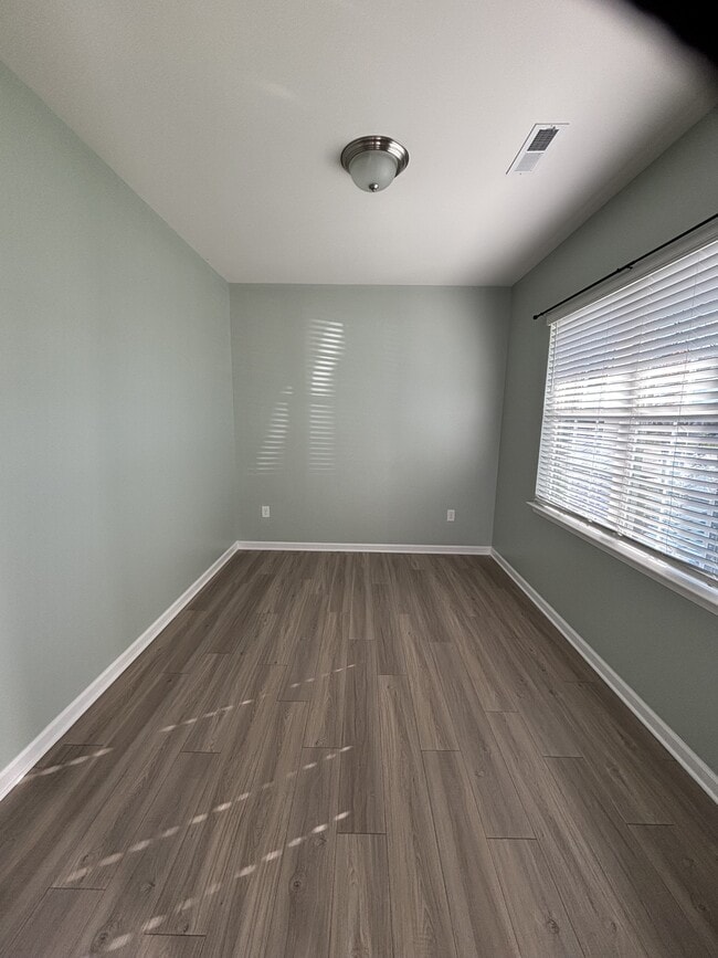 Building Photo - 145 Relict Dr