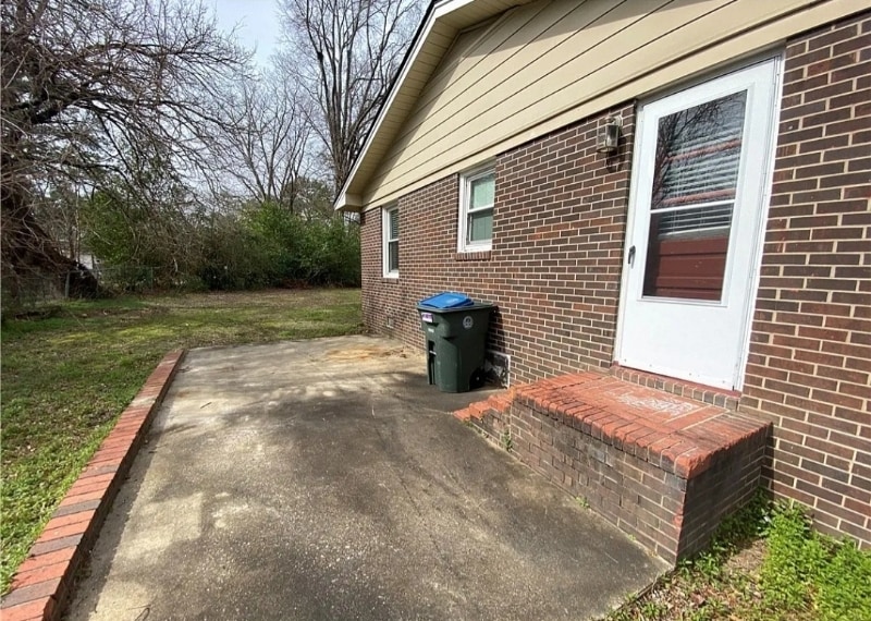 Building Photo - 604 Odom Dr