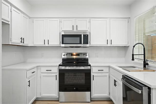 Building Photo - 730 Bluebonnet Dr