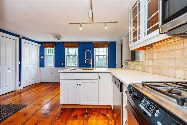 Building Photo - 19 King St