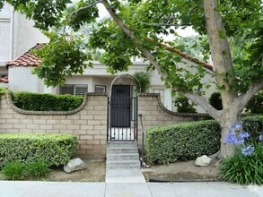 Building Photo - 3 Bedroom Rancho Cucamonga Condo