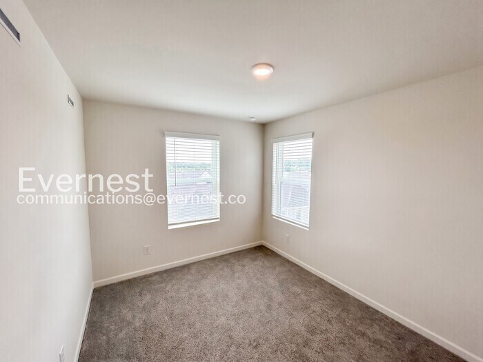 Building Photo - 5342 Bellflower Hls