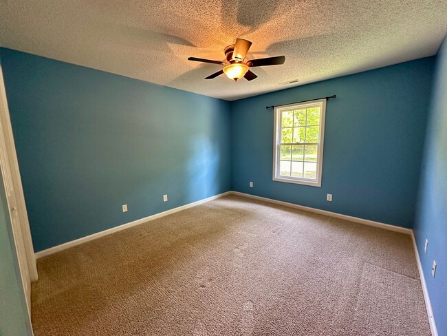 Building Photo - 3920 Cantle Dr