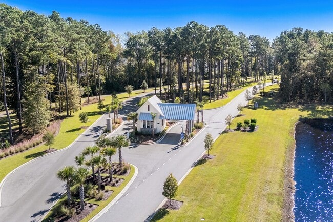 Building Photo - 2600 Elowen Ln