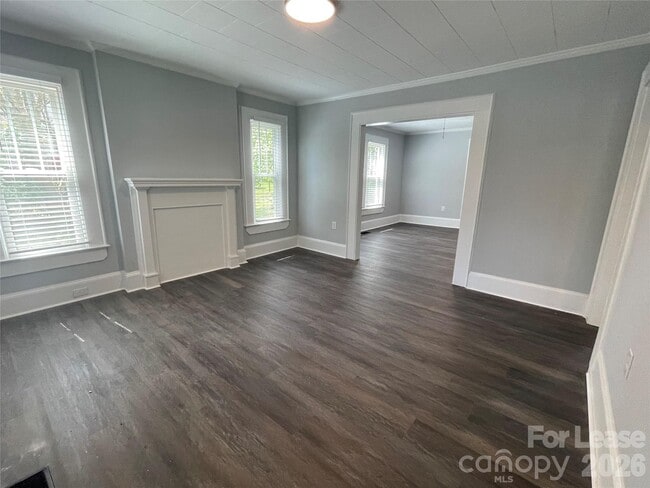 Building Photo - 624 Pinoca St