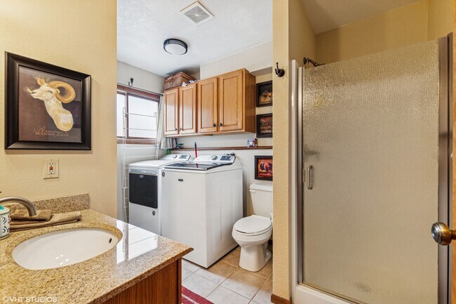 Building Photo - Whitefish River furnished Townhome