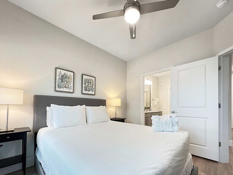 Building Photo - 8985 Bertha Palmer Blvd