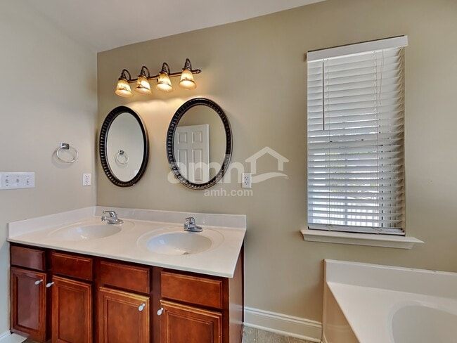 Building Photo - 123 Diploma Dr