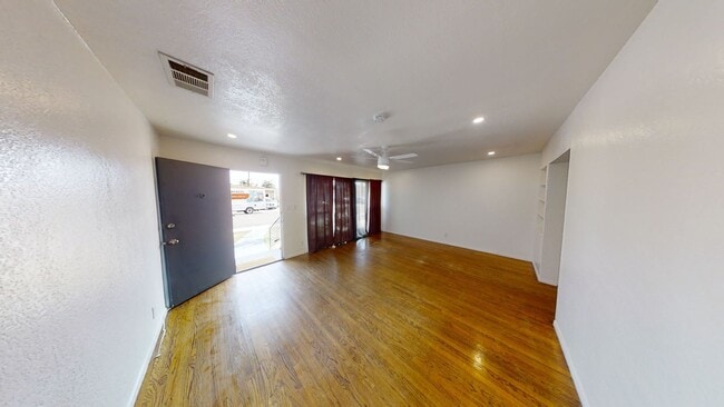 Building Photo - 6BD/3BA, Renovated Backyard!