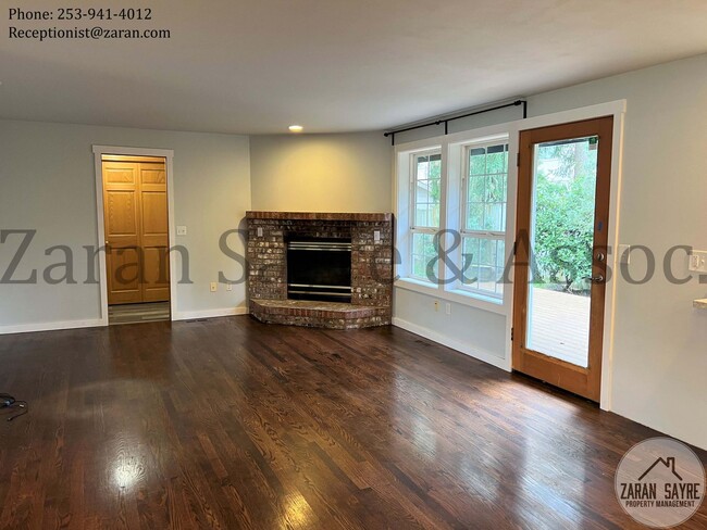 Building Photo - 414 - Your Dream Kitchen Awaits!